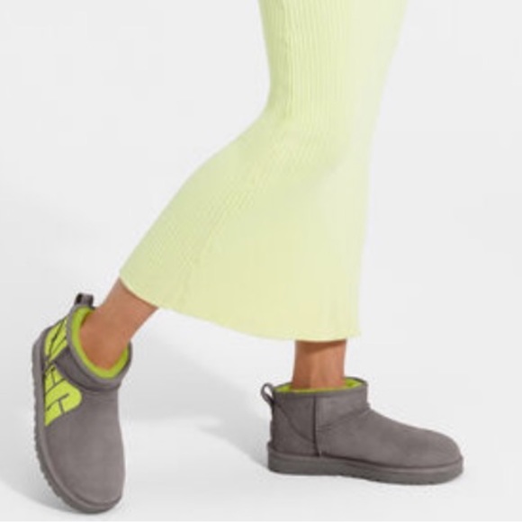 🆕UGG CLASSIC ULTRA MINI CHOPD SIZE 9 NWT IN ORIGINAL BOX - Picture 3 of 9